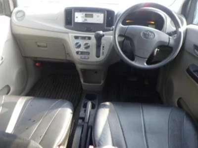 Toyota PIXIS EPOCH  с аукциона в Японии