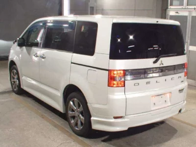 Mitsubishi DELICA D5