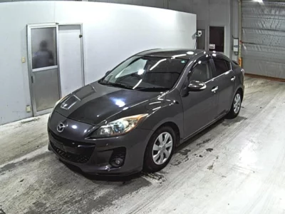 Mazda AXELA  с аукциона в Японии