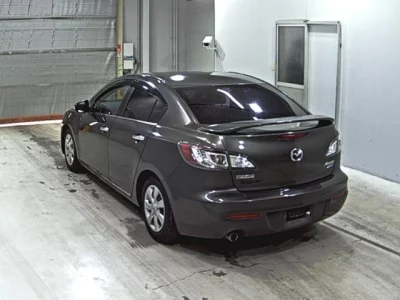 Mazda AXELA  с аукциона в Японии