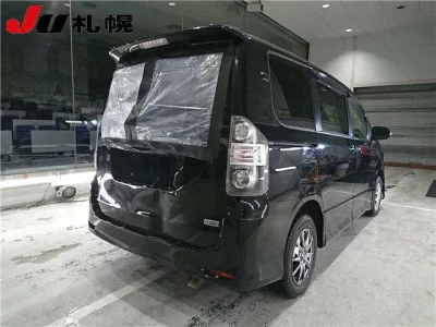 Toyota VOXY  с аукциона в Японии