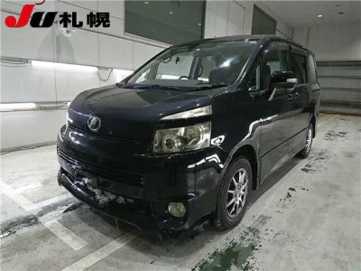 Toyota VOXY  с аукциона в Японии