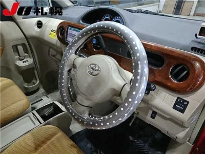 Toyota PORTE  с аукциона в Японии