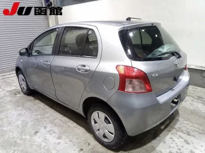 Toyota VITZ  с аукциона в Японии