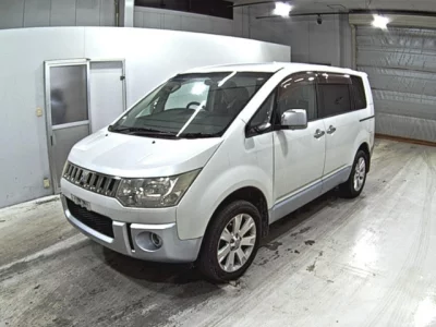 Mitsubishi DELICA D5