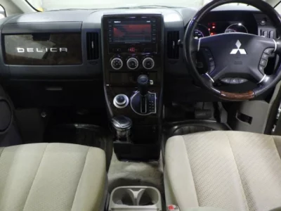 Mitsubishi DELICA D5