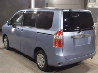 Toyota NOAH лот № 8152 оценка 3  с аукциона в Японии 1