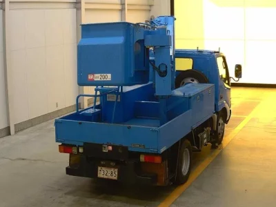 Toyota DYNA  с аукциона в Японии