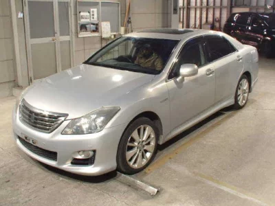 Toyota CROWN  с аукциона в Японии