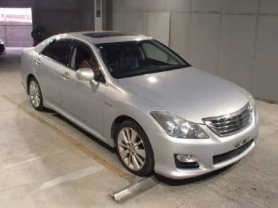 Toyota CROWN  с аукциона в Японии
