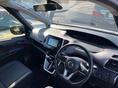 Nissan SERENA  с аукциона в Японии