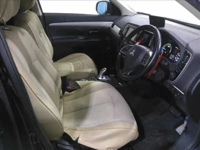 Mitsubishi OUTLANDER PHEV