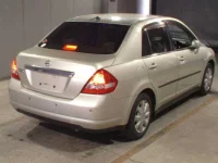 Nissan TIIDA LATIO лот № 8212 оценка R  с аукциона в Японии 4