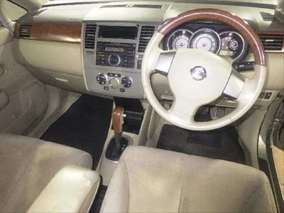 Nissan TIIDA LATIO  с аукциона в Японии