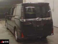 Toyota VOXY лот № 521 оценка 3.5  с аукциона в Японии 1