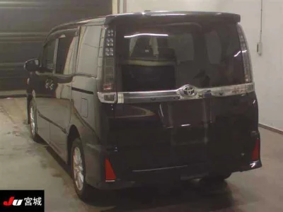 Toyota VOXY  с аукциона в Японии