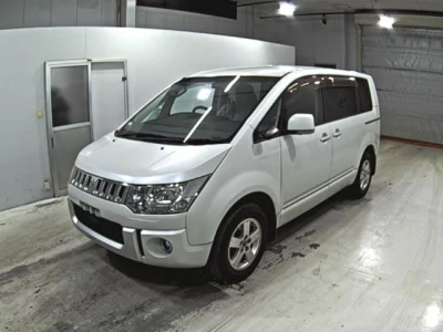 Mitsubishi DELICA D5