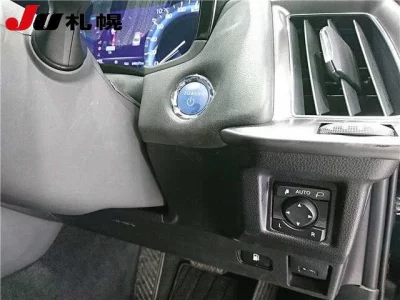 Toyota CROWN  с аукциона в Японии