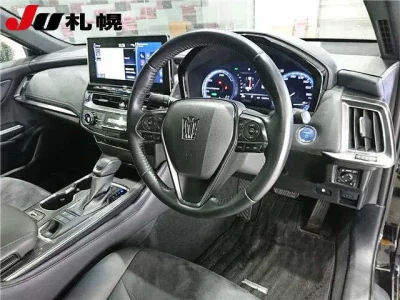 Toyota CROWN  с аукциона в Японии