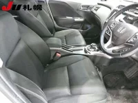 Honda GRACE лот № 1017 оценка R  с аукциона в Японии 4