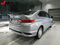 Honda GRACE лот № 1017 оценка R  с аукциона в Японии 1