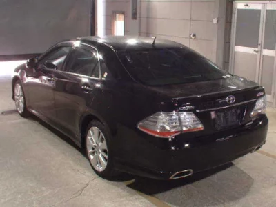 Toyota CROWN  с аукциона в Японии