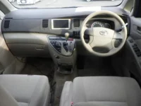 Toyota ISIS лот № 9340 оценка 3.5  с аукциона в Японии 2