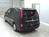 Toyota ISIS лот № 9340 оценка 3.5  с аукциона в Японии 1