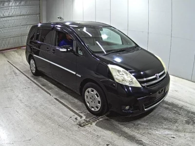 Toyota ISIS  с аукциона в Японии