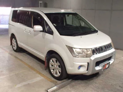 Mitsubishi DELICA D5  с аукциона в Японии