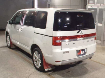 Mitsubishi DELICA D5  с аукциона в Японии