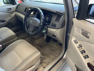 Toyota ISIS  с аукциона в Японии