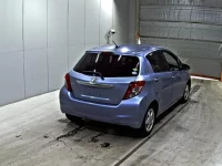 Toyota VITZ лот № 9357 оценка 3.5  с аукциона в Японии 4
