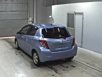 Toyota VITZ лот № 9357 оценка 3.5  с аукциона в Японии 1