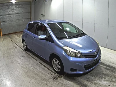 Toyota VITZ  с аукциона в Японии