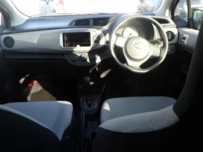 Toyota VITZ  с аукциона в Японии
