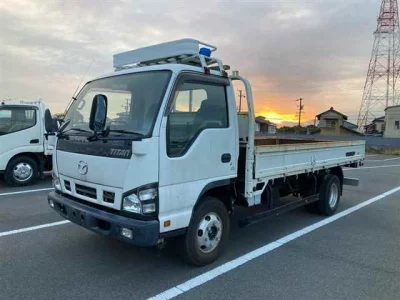 Mazda TITAN  с аукциона в Японии