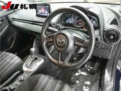 Mazda MAZDA2  с аукциона в Японии