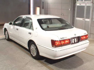 Toyota CROWN  с аукциона в Японии