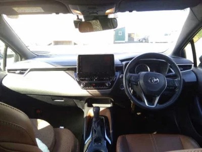 Toyota COROLLA SPORT  с аукциона в Японии