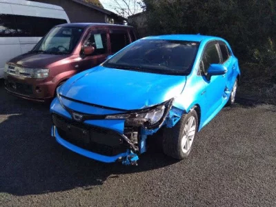 Toyota COROLLA SPORT  с аукциона в Японии