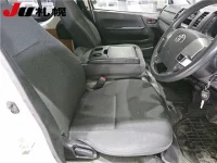 Toyota HIACE VAN лот № 1050 оценка 3.5  с аукциона в Японии 4