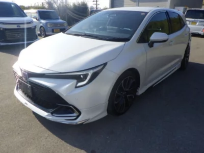 Toyota COROLLA SPORT  с аукциона в Японии