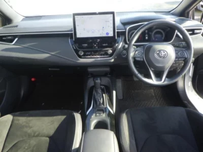 Toyota COROLLA SPORT  с аукциона в Японии