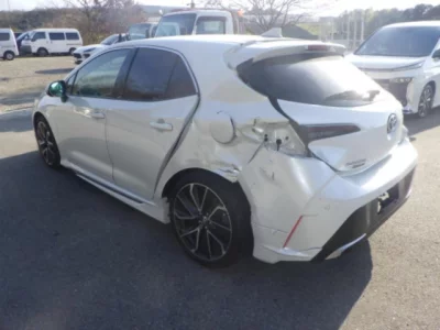 Toyota COROLLA SPORT  с аукциона в Японии