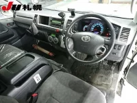 Toyota HIACE лот № 1054 оценка 2  с аукциона в Японии 2