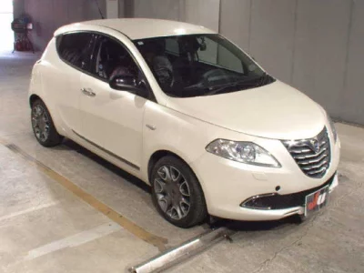 Chrysler Ypsilon  с аукциона в Японии