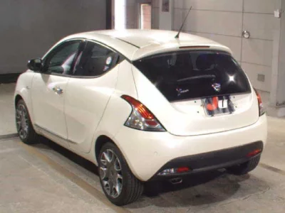 Chrysler Ypsilon  с аукциона в Японии