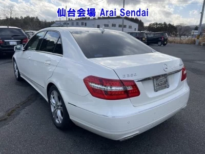 Mercedes-Benz E CLASS  с аукциона в Японии