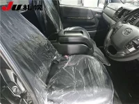 Toyota HIACE VAN лот № 1075 оценка S  с аукциона в Японии 4